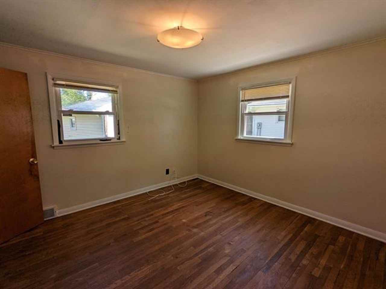 4322 Doncaster Dr - Photo 7 of 17