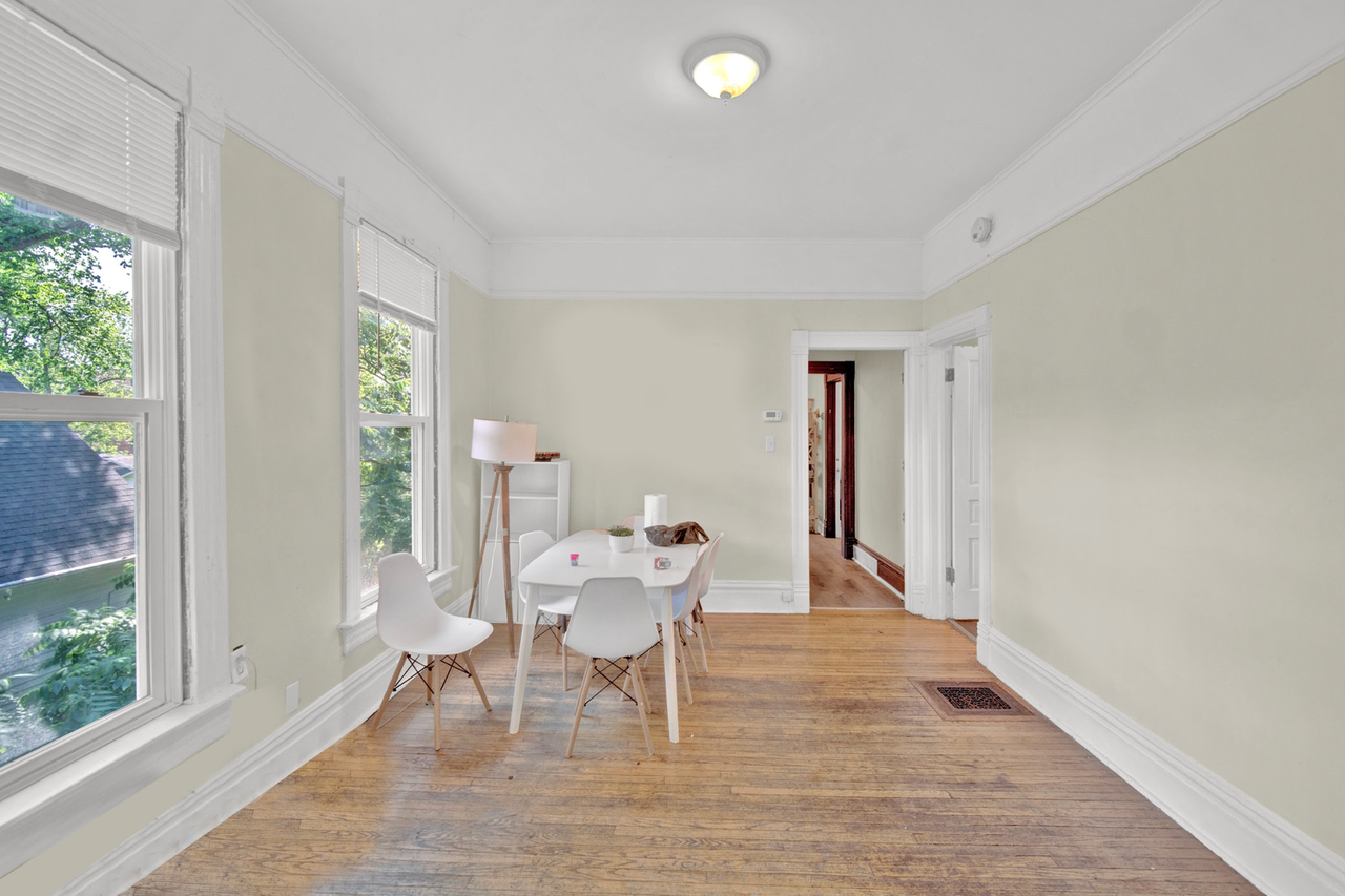 2142 Maple Ave - Photo 2 of 19