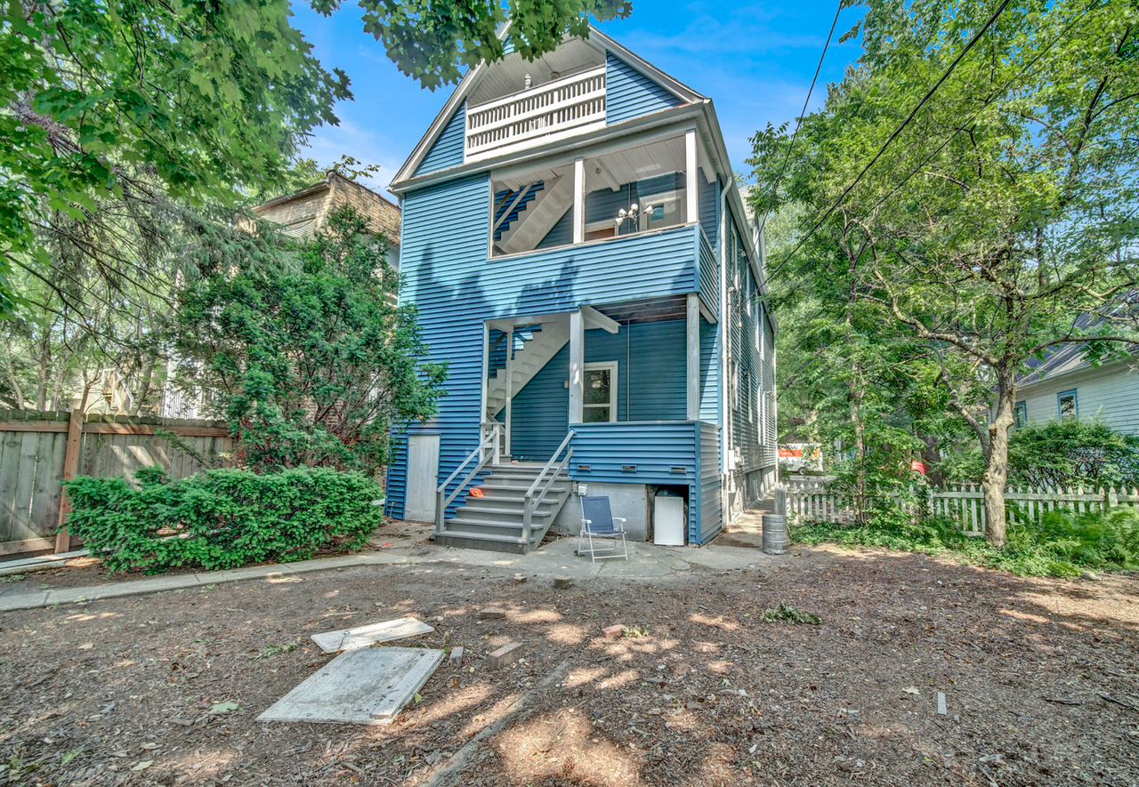 2142 Maple Ave - Photo 7 of 19