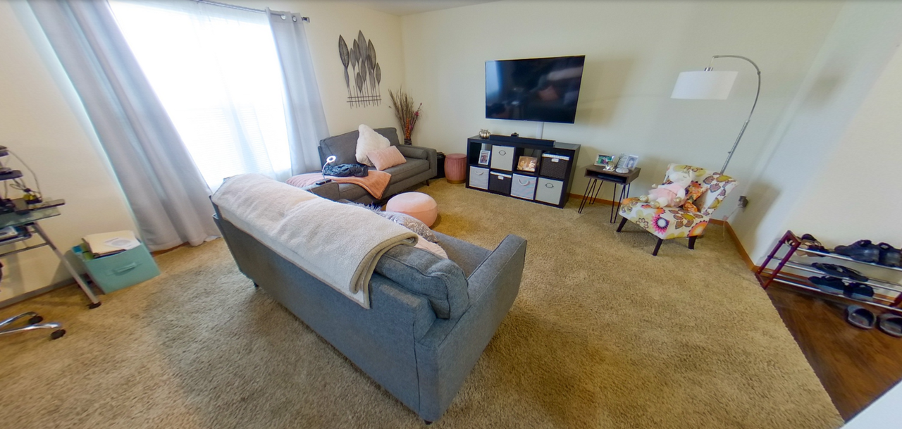 2702 Buttonwood Dr - Photo 2 of 12