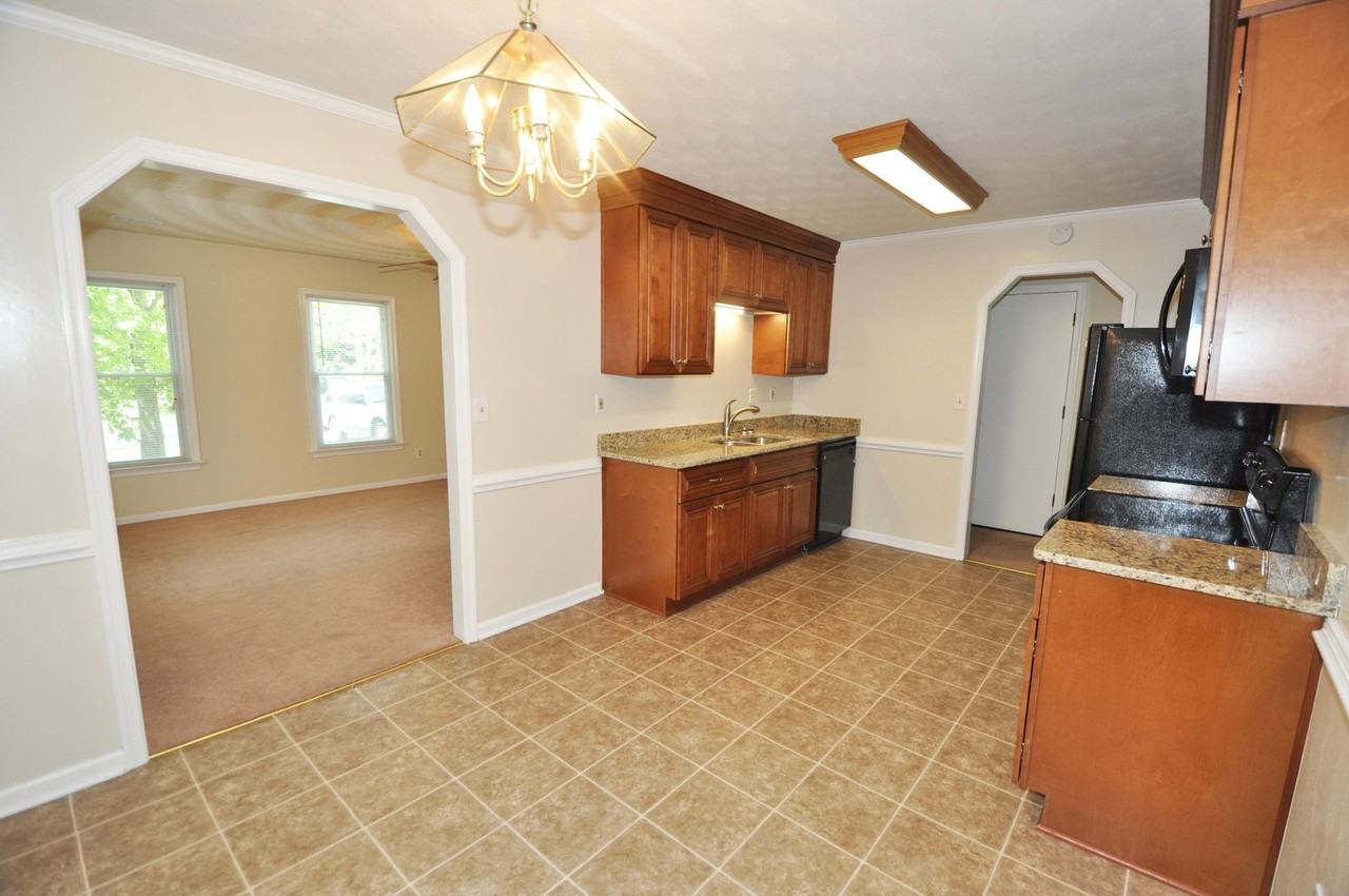 1128 Hazel Ave - Photo 6 of 18