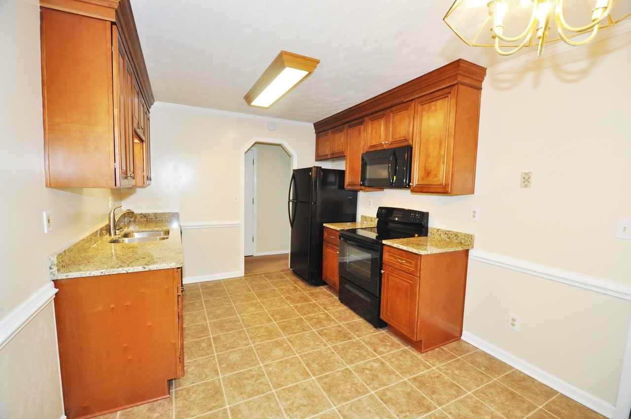 1128 Hazel Ave - Photo 7 of 18