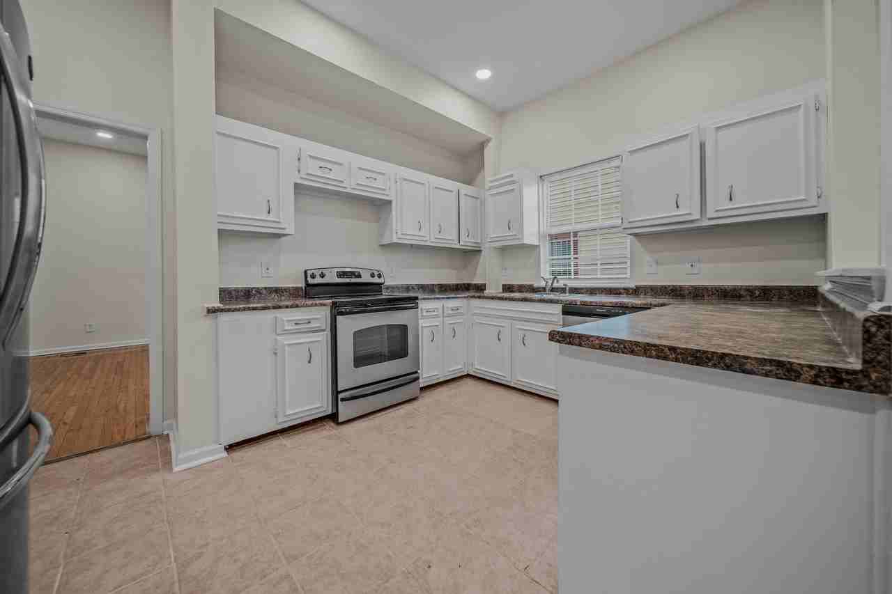 1619 22nd Ave N - Photo 6 of 27