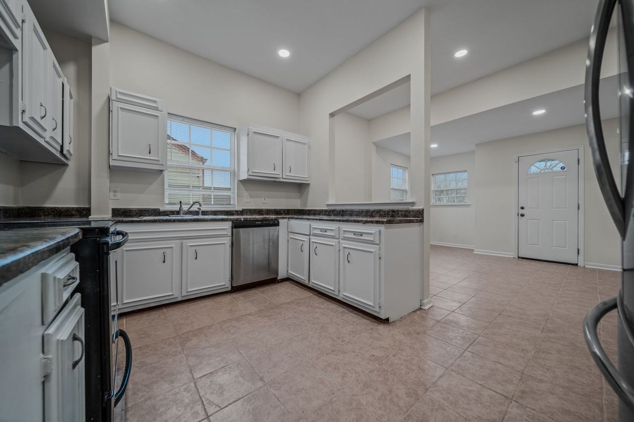 1619 22nd Ave N - Photo 7 of 27