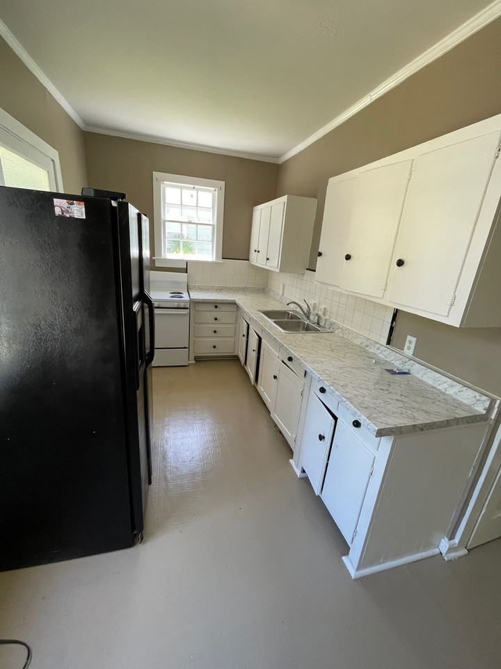 1111 W Burdeshaw St #2 - Photo 6 of 6