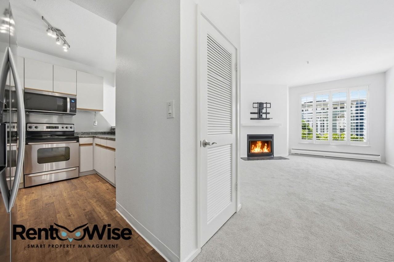 2060 Sutter St #303 - Photo 3 of 36