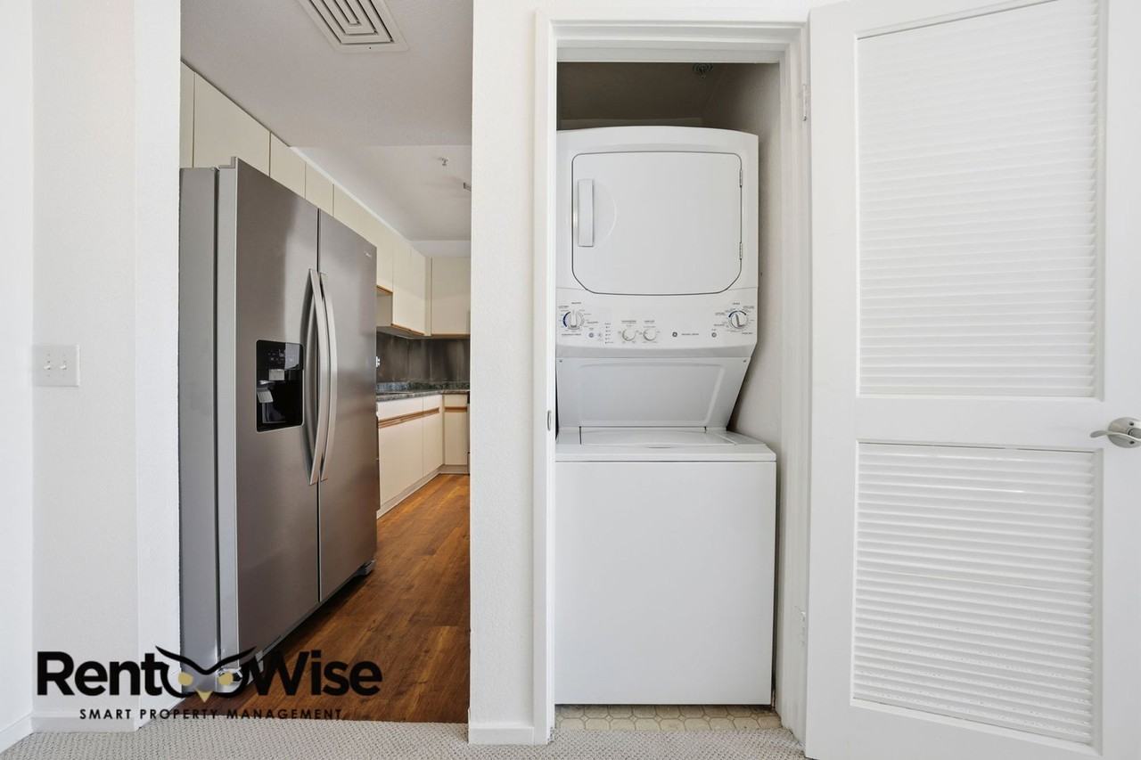 2060 Sutter St #303 - Photo 5 of 36