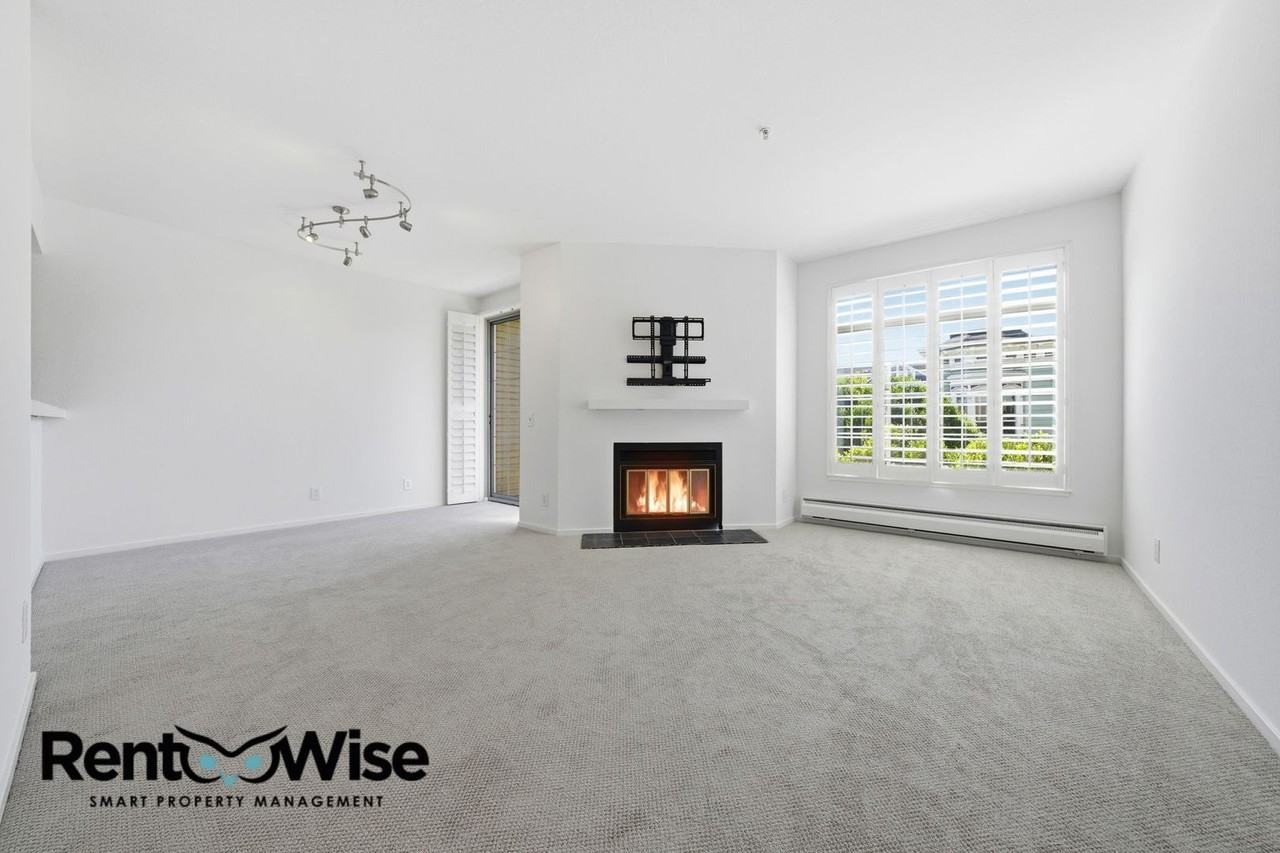 2060 Sutter St #303 - Photo 6 of 36