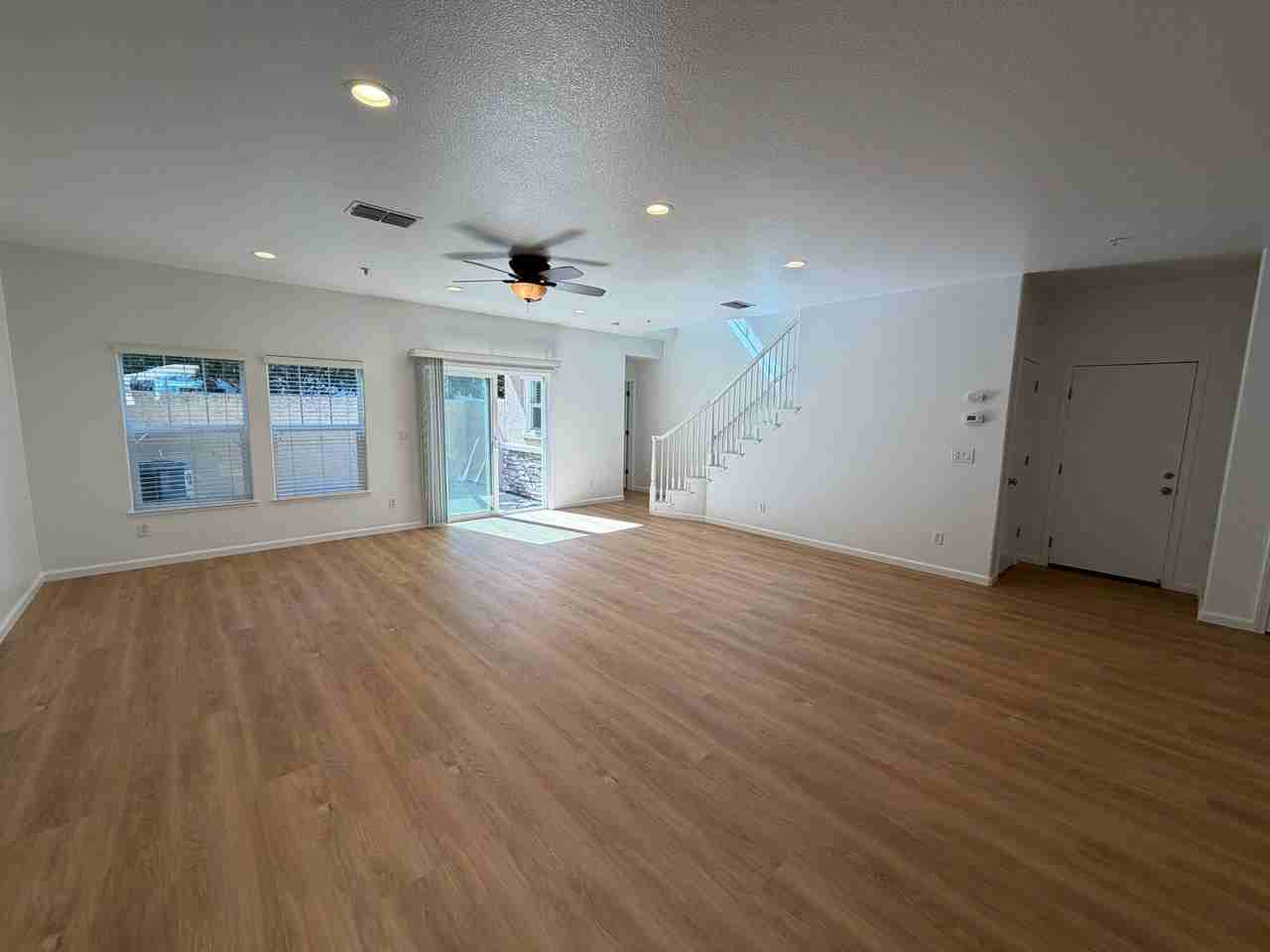 3301 N Park Dr - Photo 4 of 29