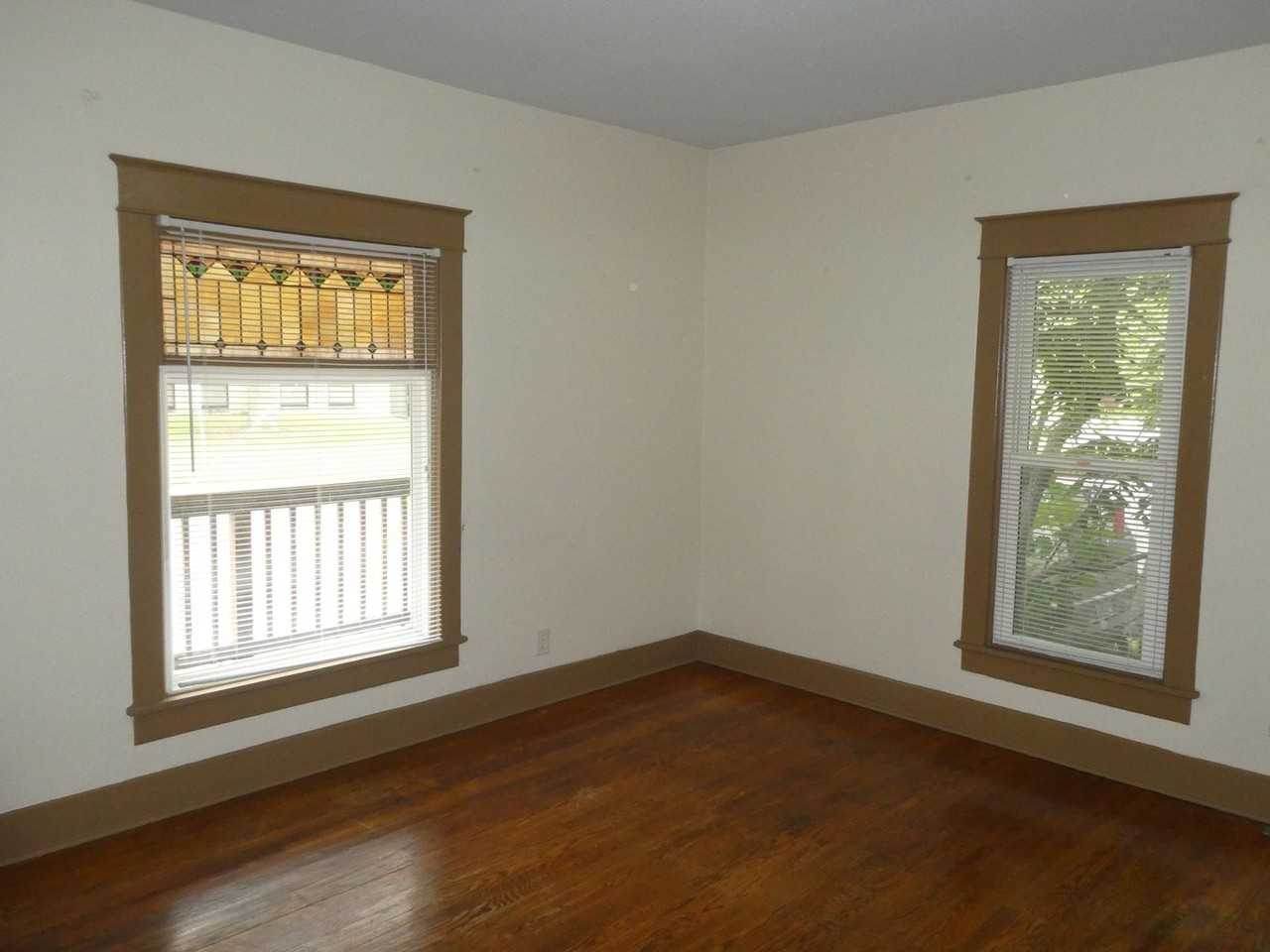 802 Rogers St - Photo 3 of 18