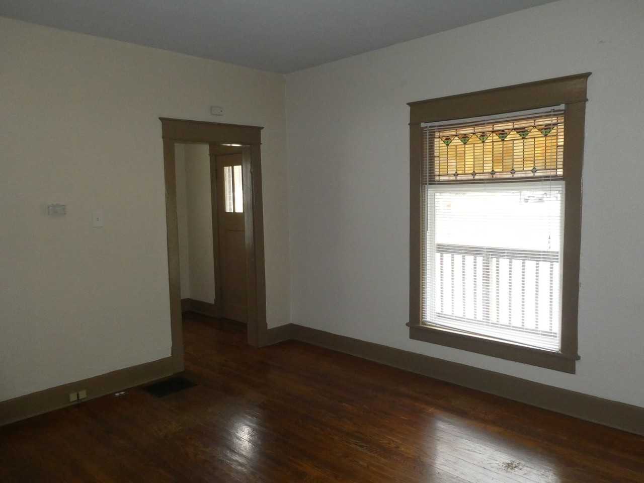 802 Rogers St - Photo 4 of 18