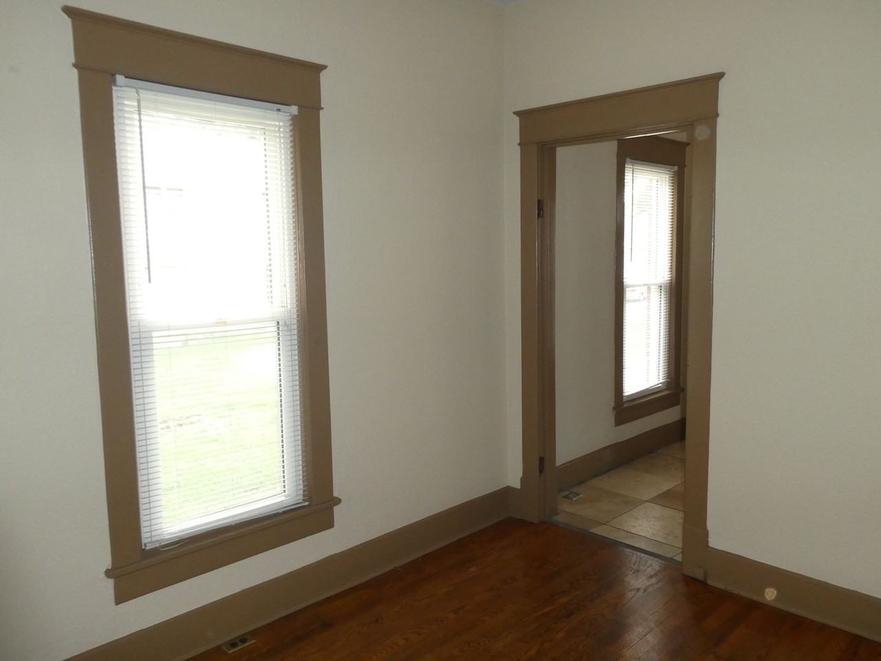 802 Rogers St - Photo 6 of 18