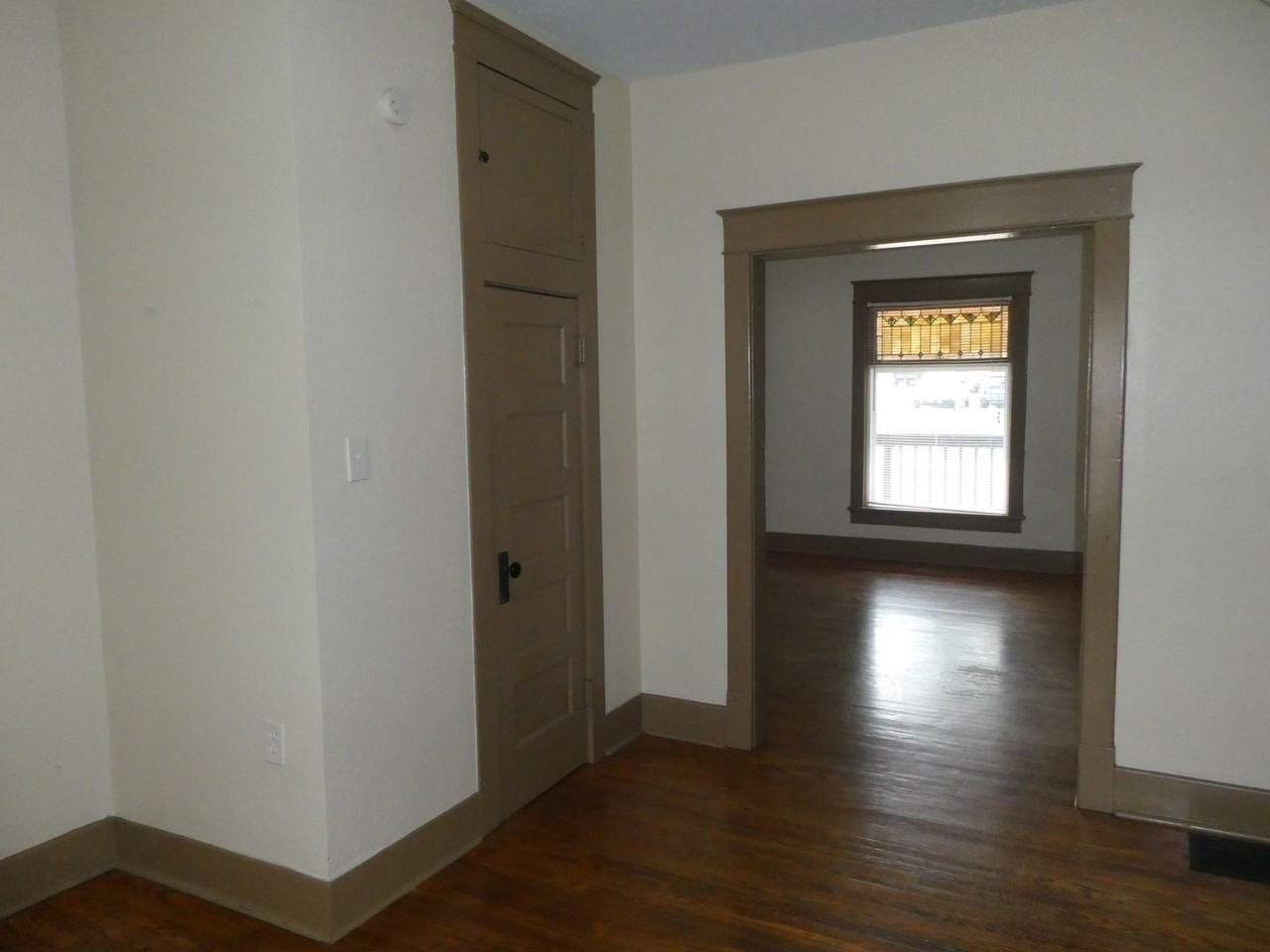 802 Rogers St - Photo 7 of 18