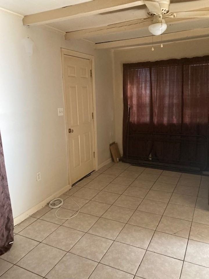 333 Park Row Ave - Photo 3 of 8