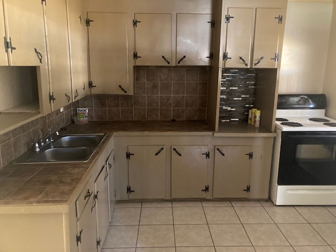 333 Park Row Ave - Photo 5 of 8