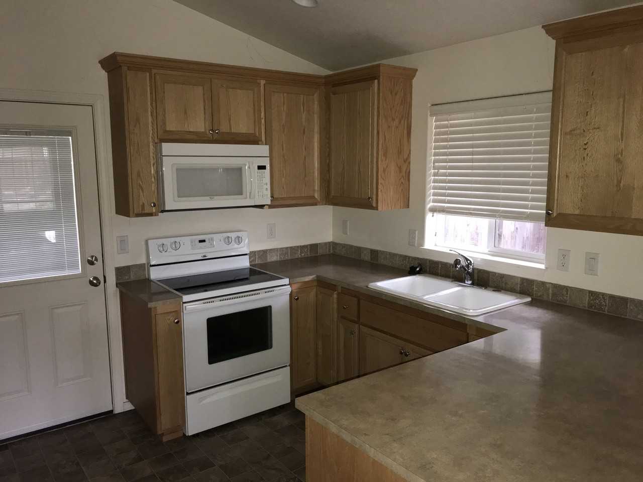 1430 Hammock St - Photo 6 of 8