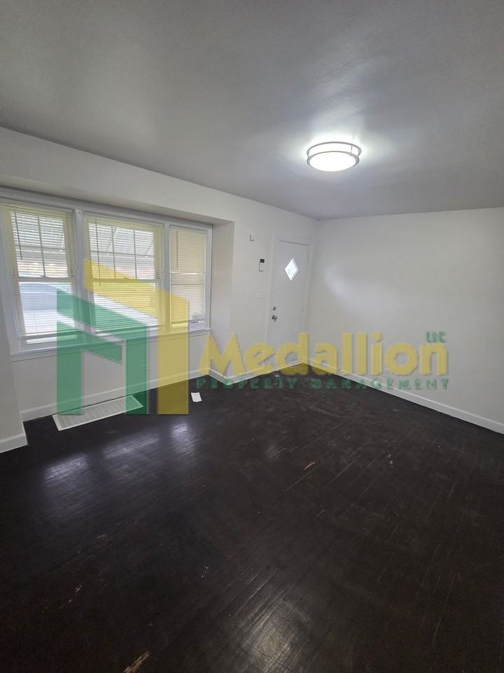 9312 S Peoria St - Photo 3 of 20