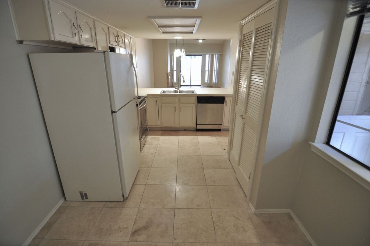 7205 Waldon Dr #L204 - Photo 5 of 15