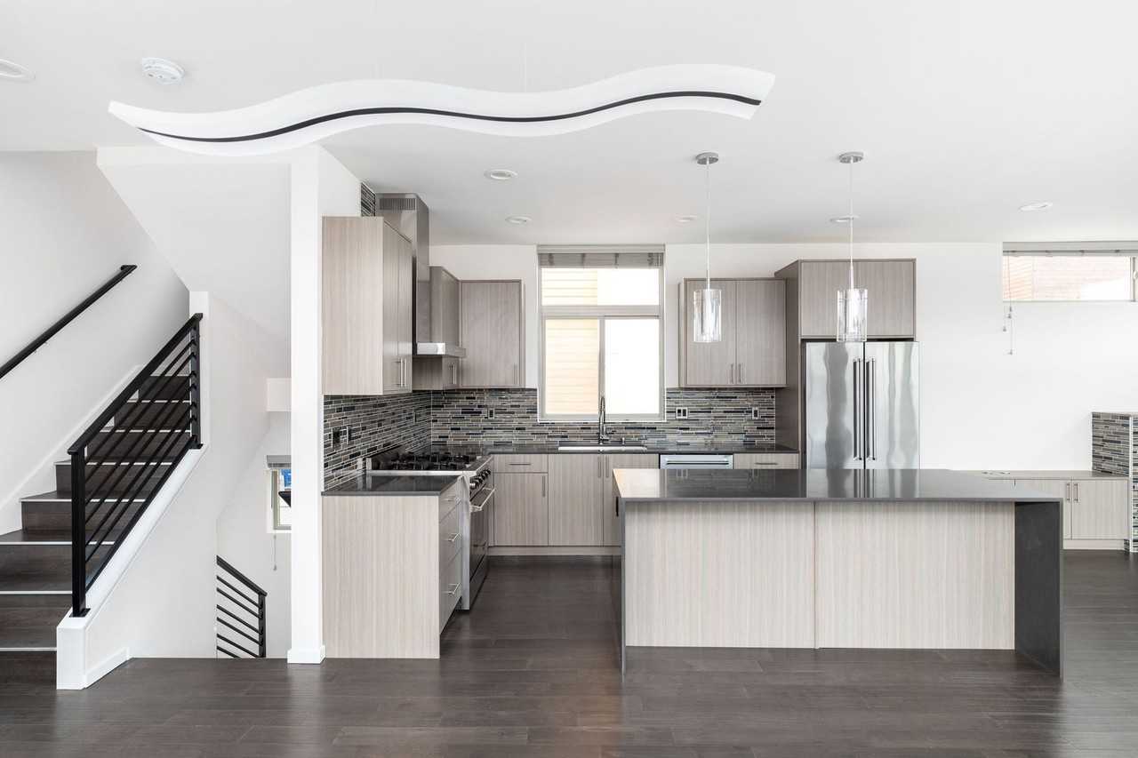 2210 Nw 61st St - Photo 3 of 23