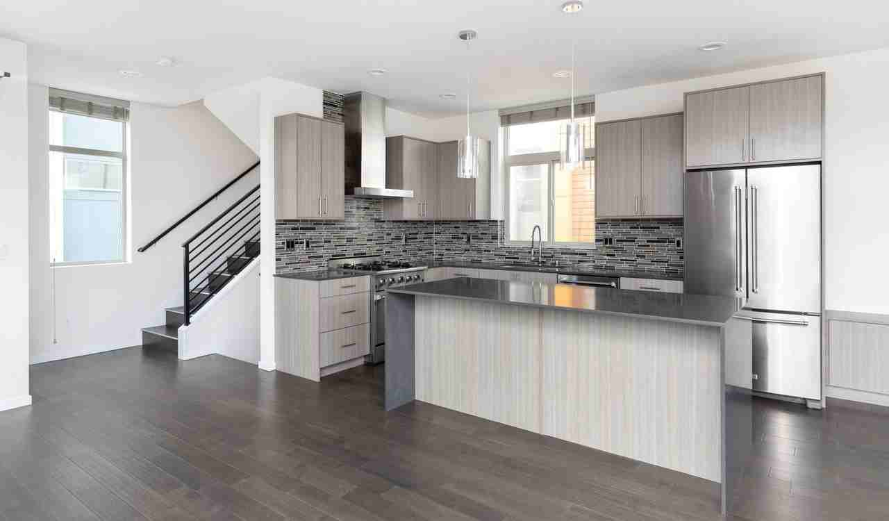 2210 Nw 61st St - Photo 5 of 23