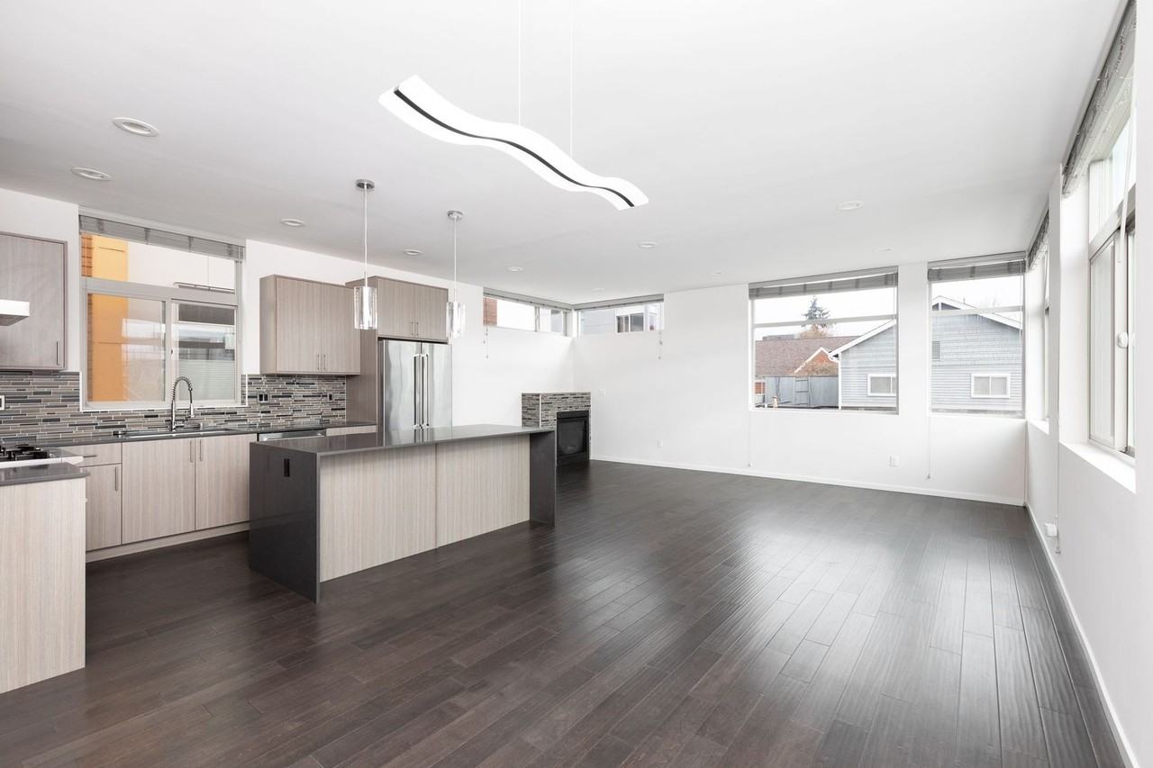 2210 Nw 61st St - Photo 6 of 23