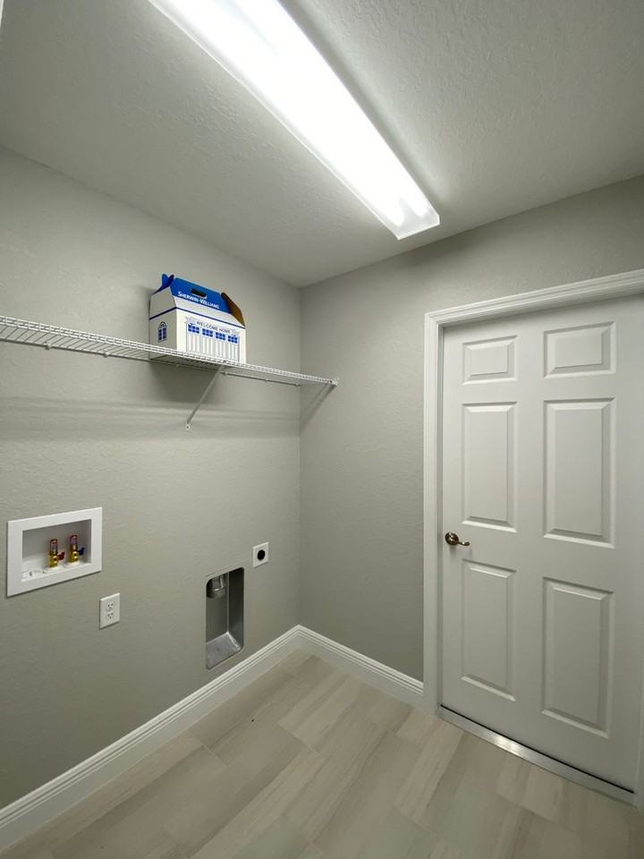 2805 Sw 145th Place Rd - Photo 3 of 32