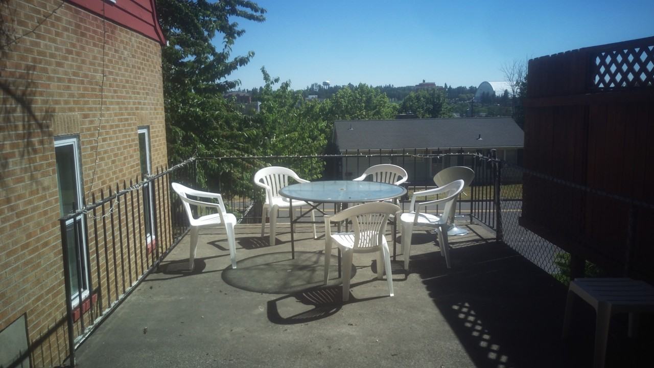 226 Circle Dr - Photo 4 of 14