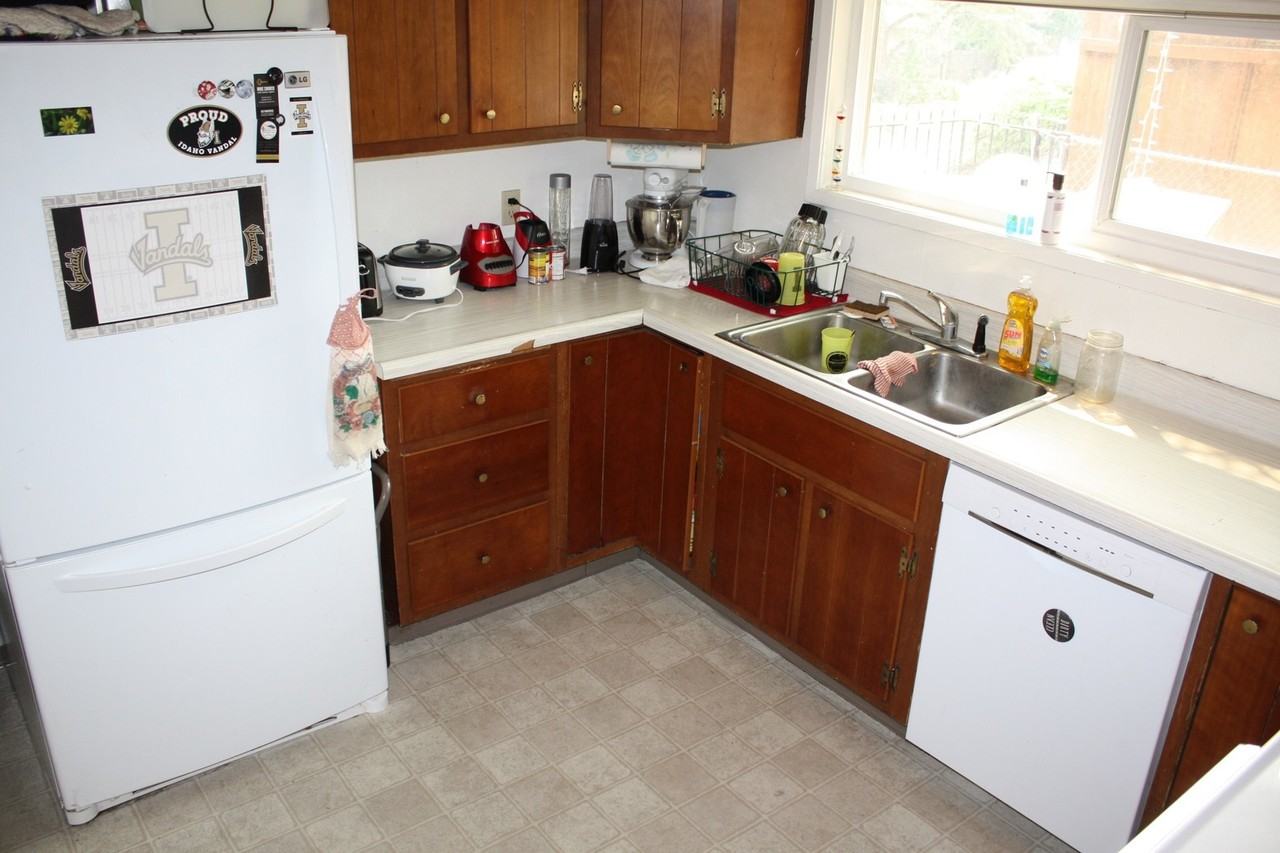 226 Circle Dr - Photo 7 of 14