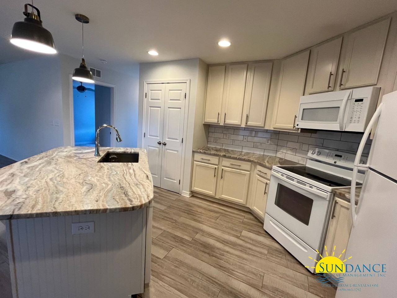 124 Harding Rd #B - Photo 3 of 17