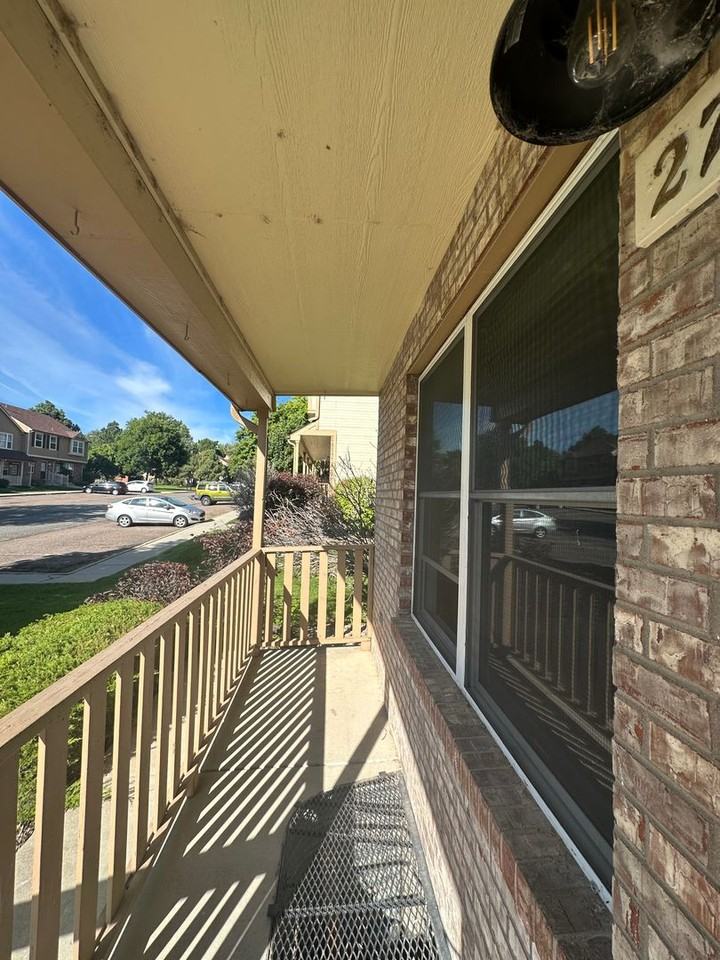 279 Pheasant Run - Photo 4 of 47