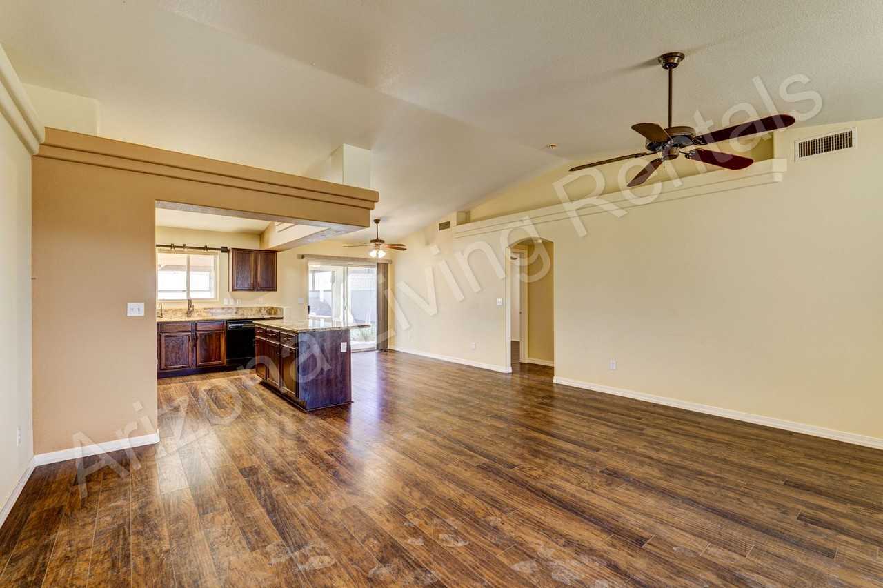 400 Moonshine Dr - Photo 7 of 28