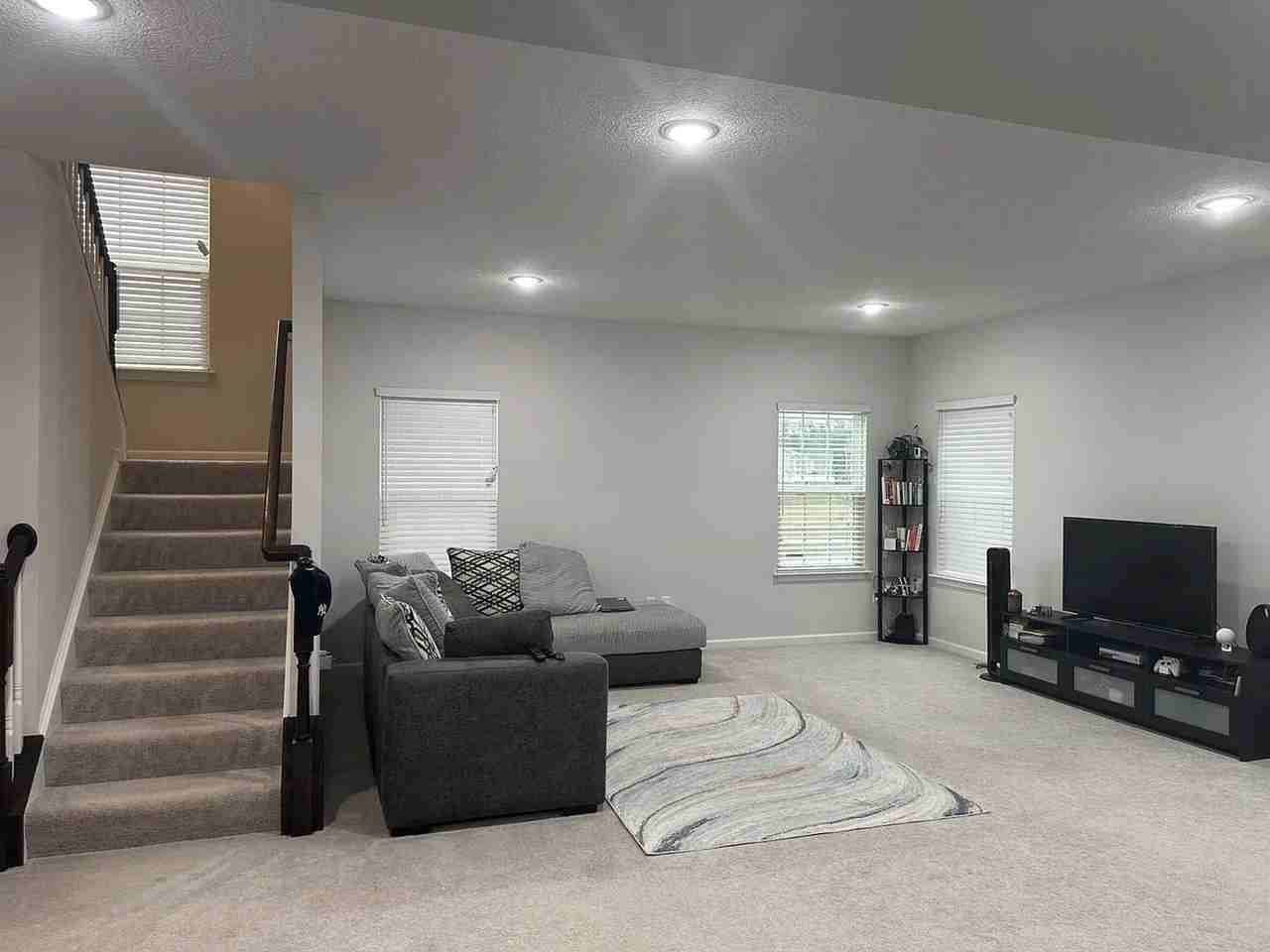 452 Steeplechase St - Photo 7 of 34