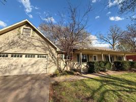 featured image of 2809 N Chandler Ave