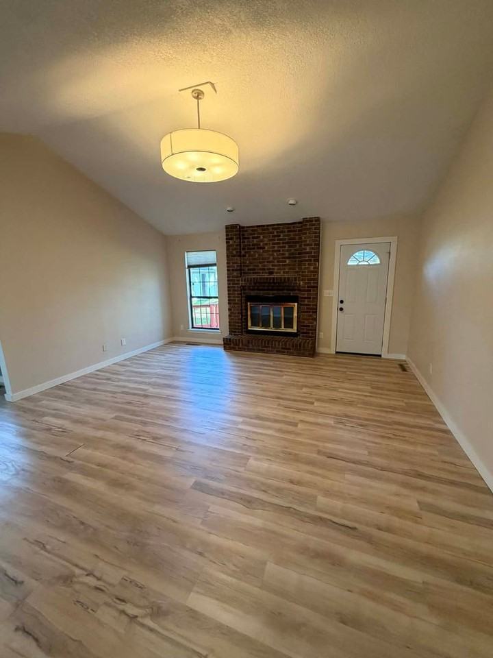 2809 N Chandler Ave - Photo 5 of 21