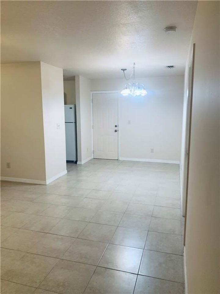 186 Empress Ave #B - Photo 3 of 13