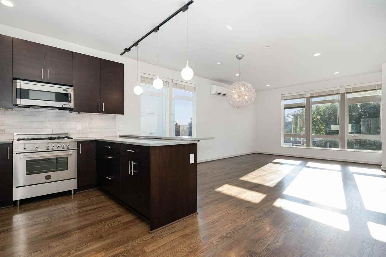 4262 Linden Ave N - Photo 6 of 26