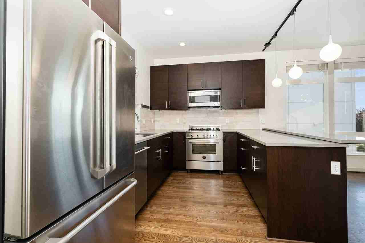 4262 Linden Ave N - Photo 7 of 26