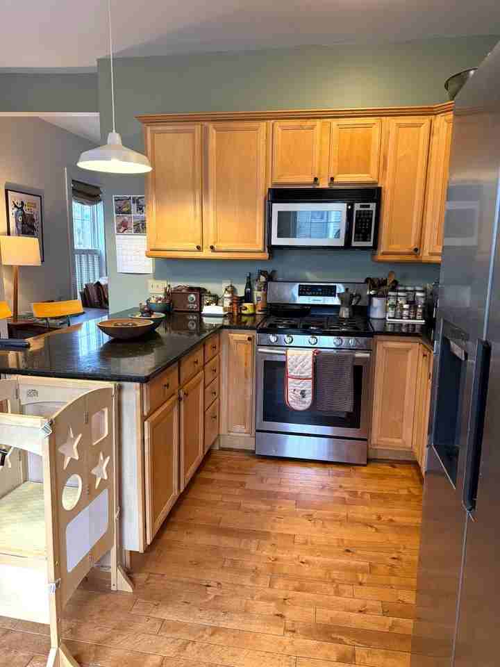 119 Brackett St - Photo 4 of 23