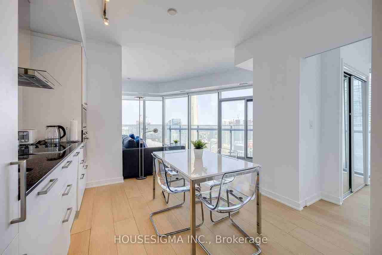 12 York Street #4407 - Photo 4 of 9