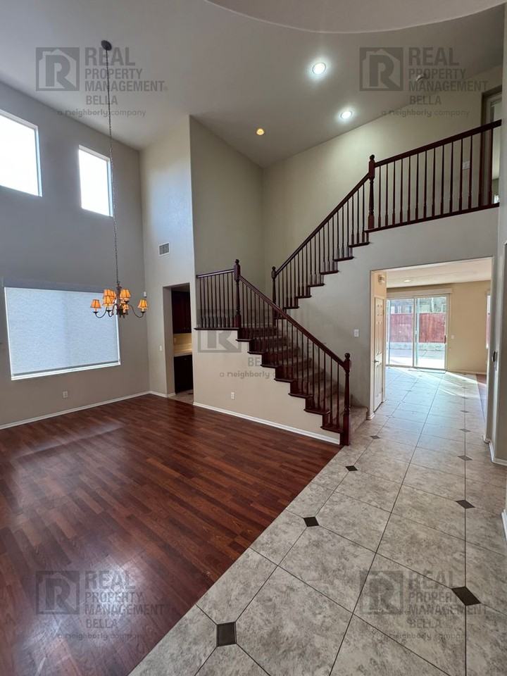 26196 Palm Tree Ln - Photo 3 of 50