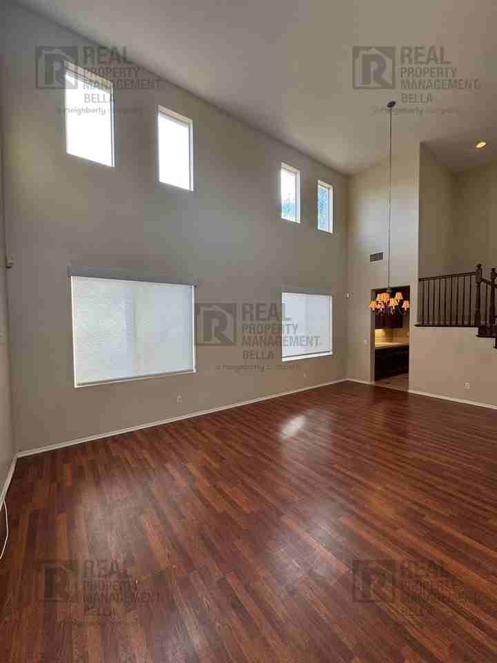 26196 Palm Tree Ln - Photo 4 of 50