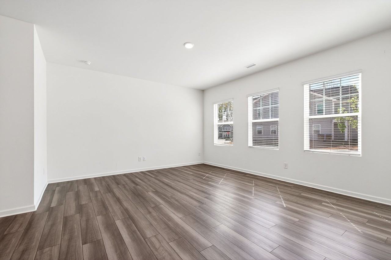 313 Spaight Acres Way - Photo 6 of 42