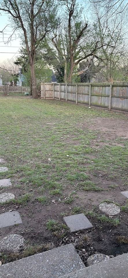 423 S Fillmore St - Photo 2 of 8