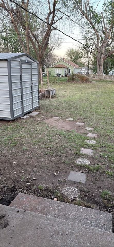 423 S Fillmore St - Photo 4 of 8