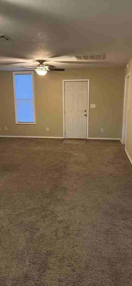 423 S Fillmore St - Photo 5 of 8