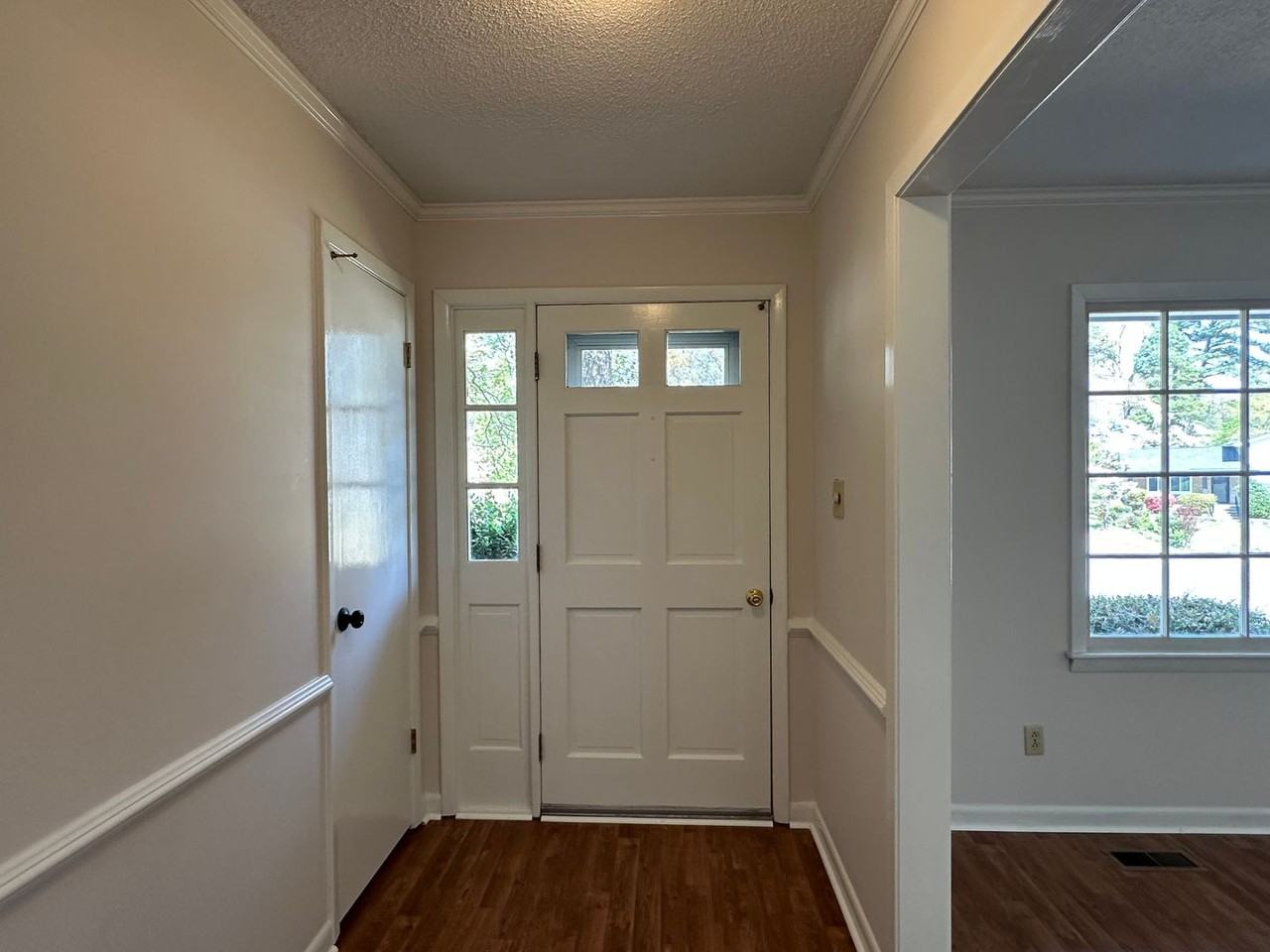 6309 Easthampton Ct - Photo 3 of 36
