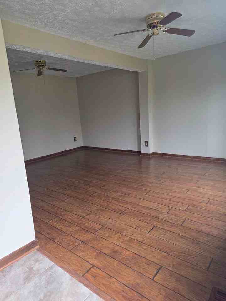 7746 Kidwell Ct - Photo 2 of 26