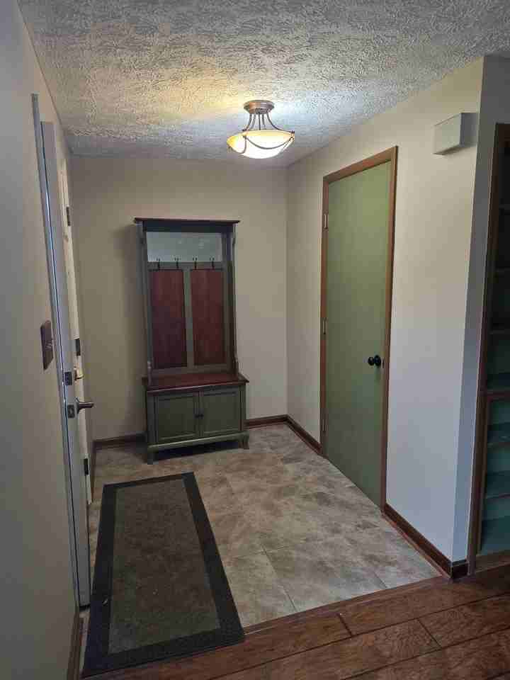 7746 Kidwell Ct - Photo 3 of 26