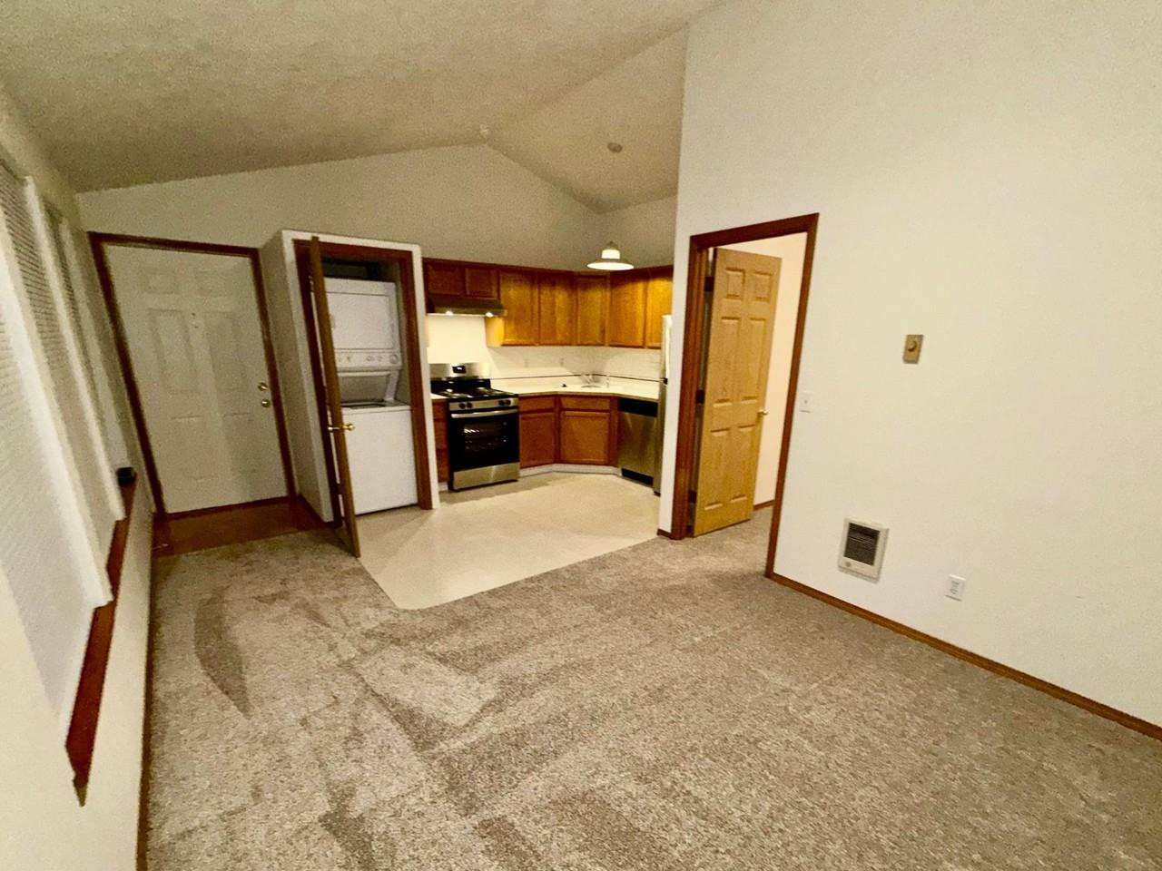 21958 Ne Chinook Way Apt C - Photo 3 of 15