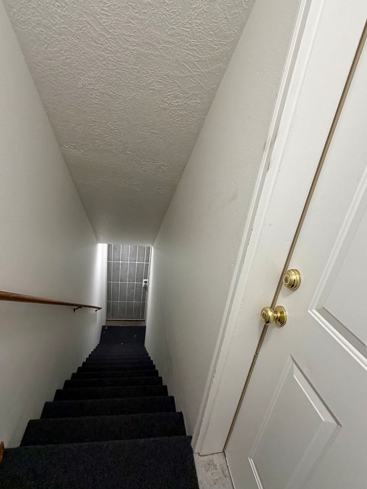 21958 Ne Chinook Way Apt C - Photo 6 of 15